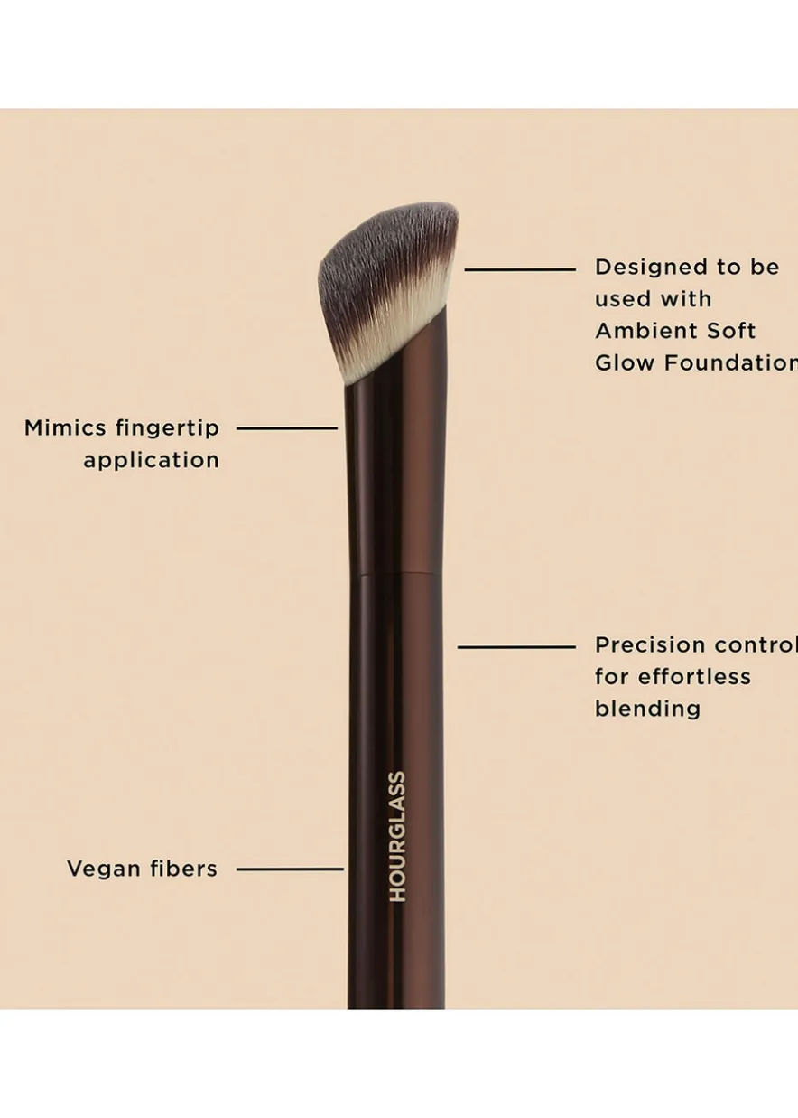 Ambient Soft Glow Foundation Brush