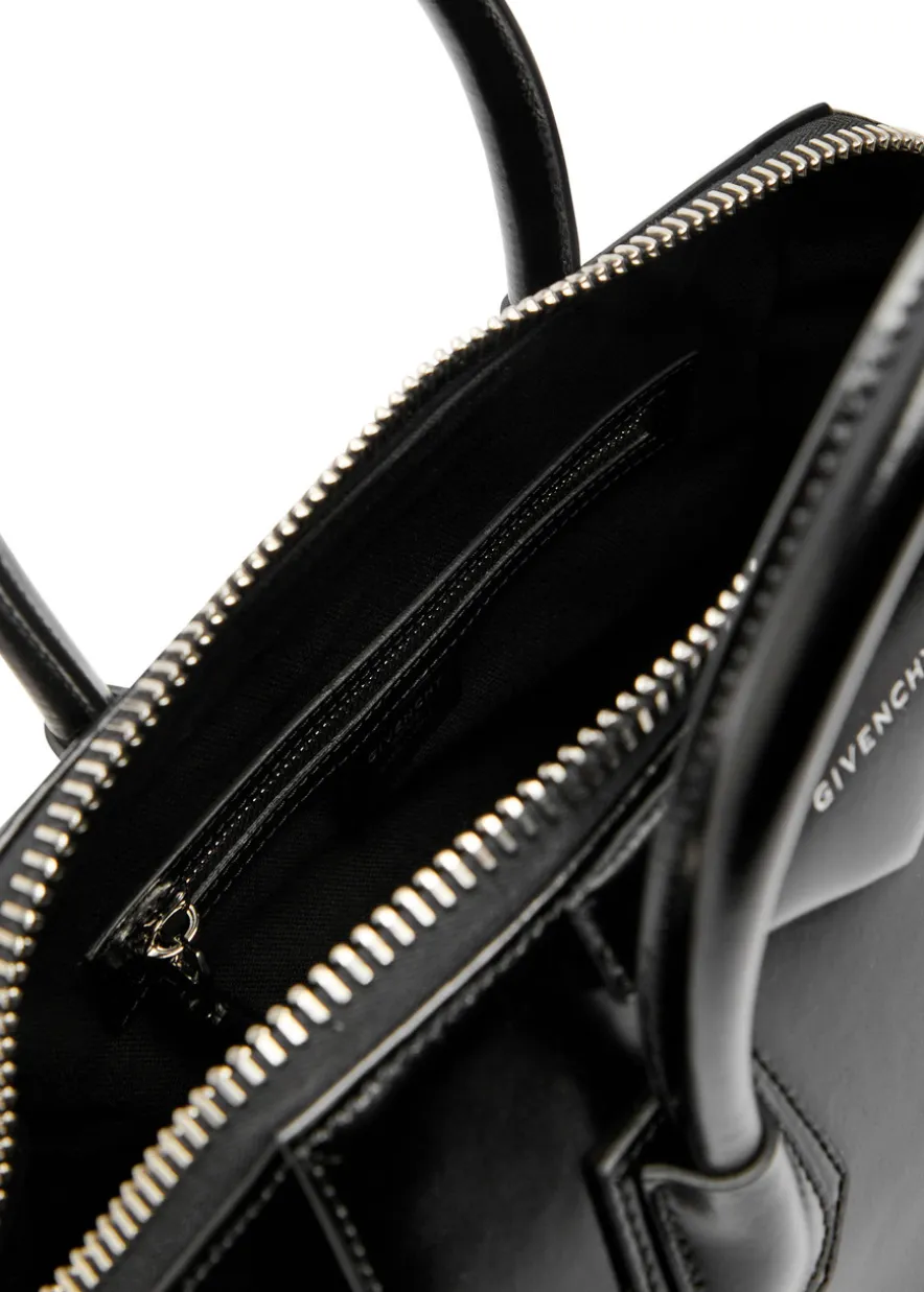 Antigona glossed leather top handle bag