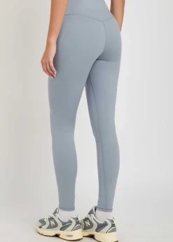 Assure 28 technical-stretch leggings
