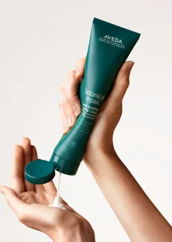 Botanical Repair™ Bond-Building Styling Crème 150ml