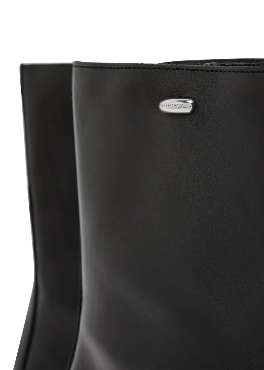 Camion leather ankle boots