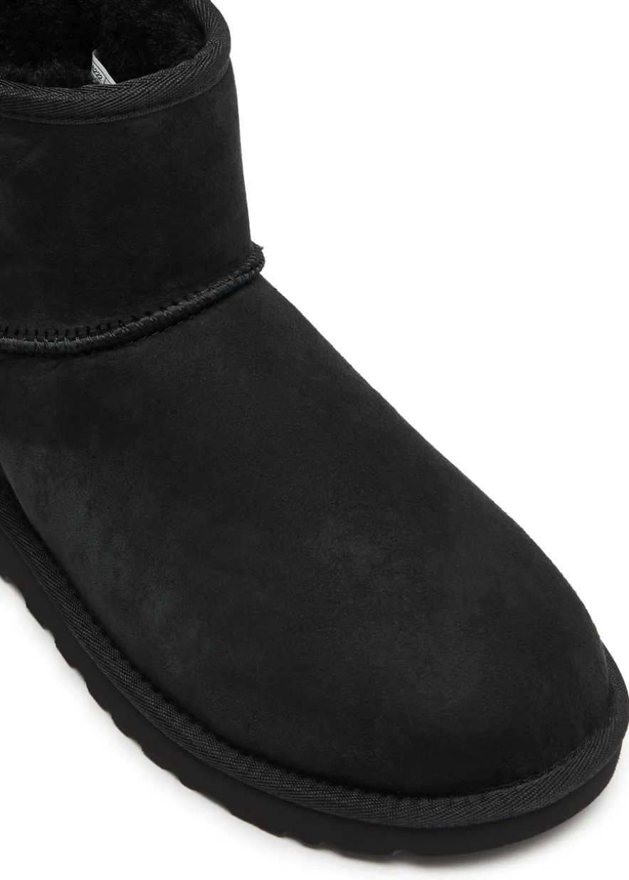 Classic Mini II suede boots