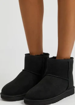 Classic Mini II suede boots