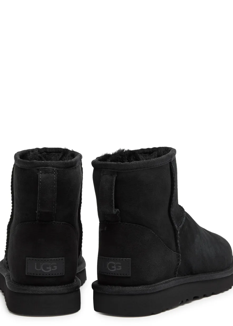 Classic Mini II suede boots