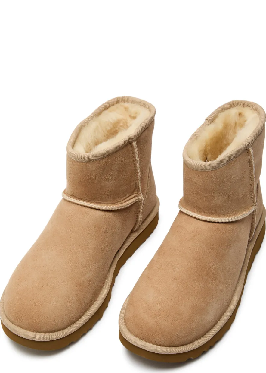 Classic Mini II suede boots