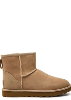 Classic Mini II suede boots