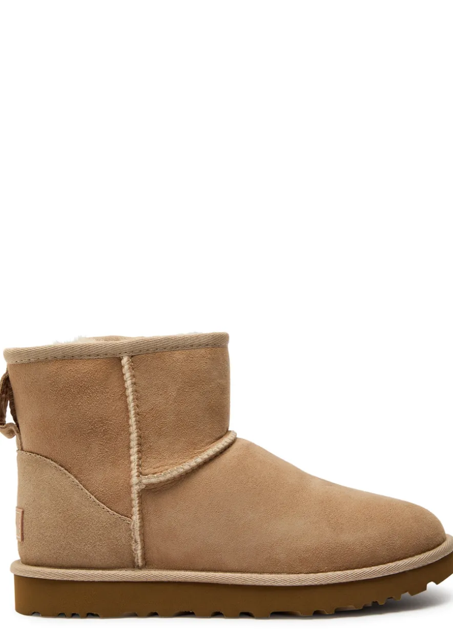 Classic Mini II suede boots