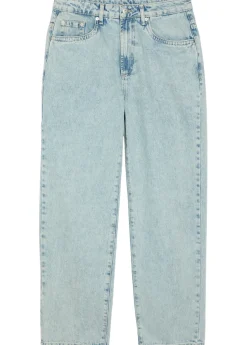Classic straight-leg jeans