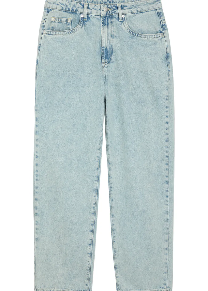 Classic straight-leg jeans
