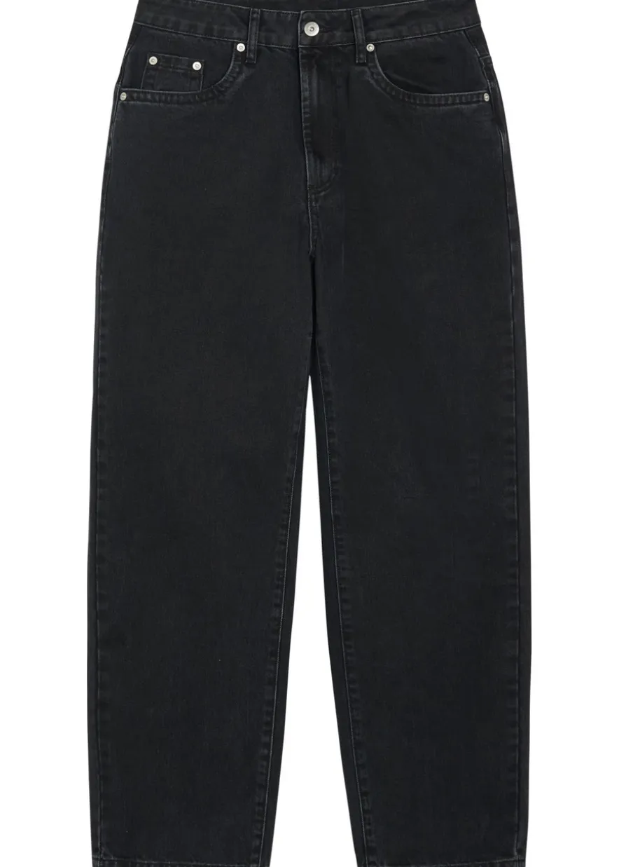Classic straight-leg jeans