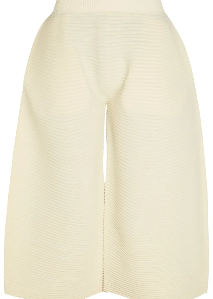 Corrugated cropped ribbed-knit trousers