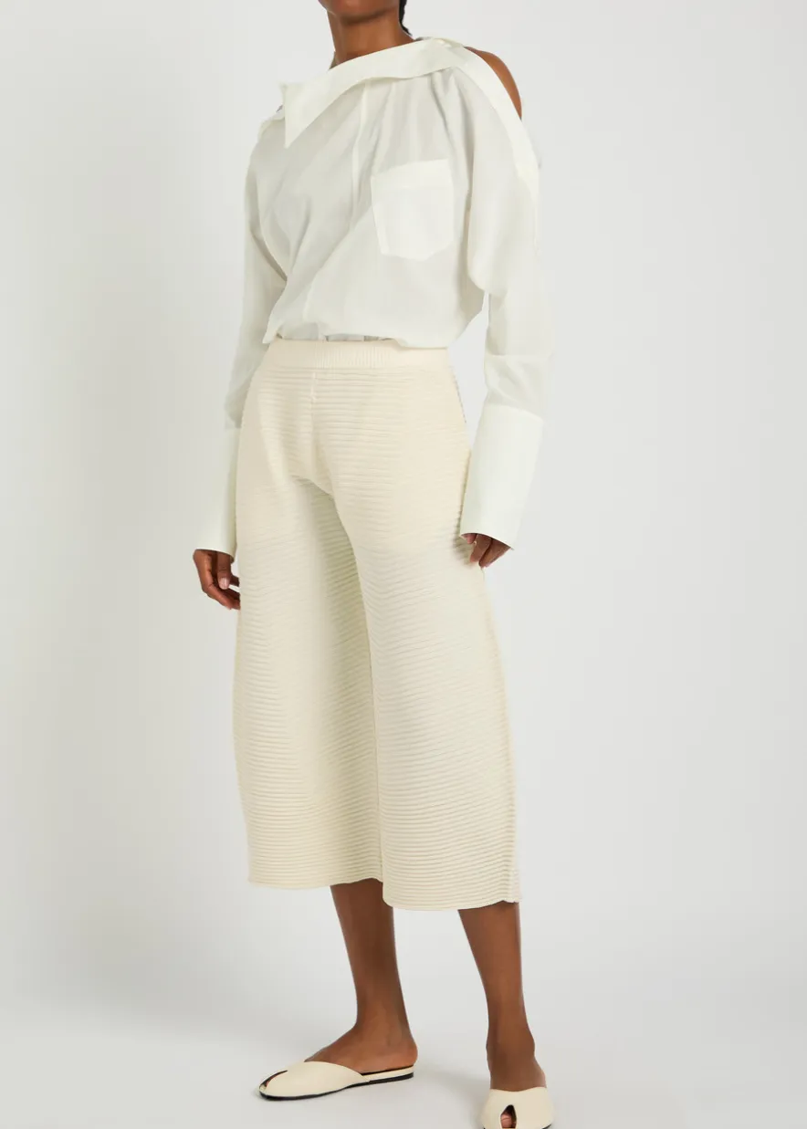 Corrugated cropped ribbed-knit trousers