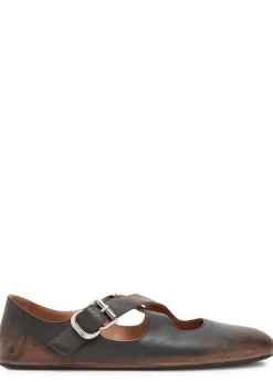 Cross-over leather ballet flats