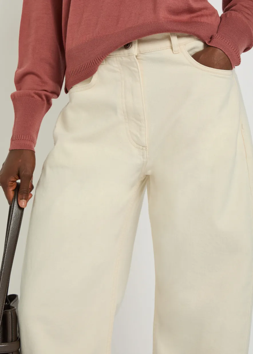 Curved barrel-leg jeans