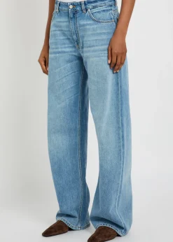Curved-leg jeans