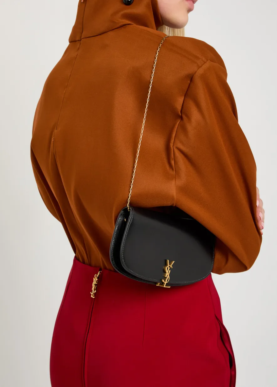 Demilune leather wallet-on-chain