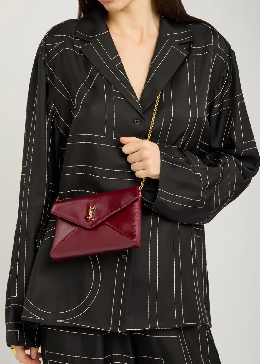 Envelope leather wallet-on-chain