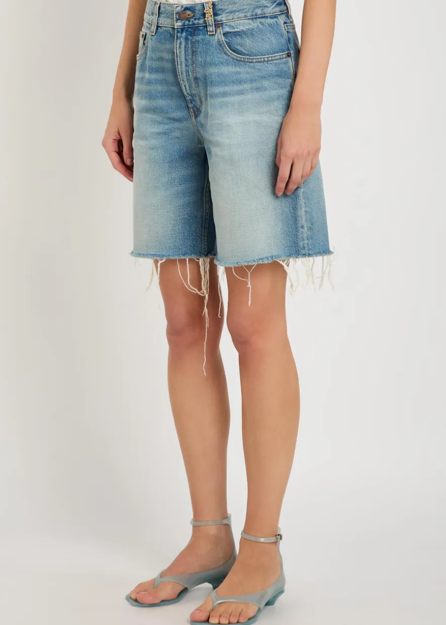 Frayed denim shorts