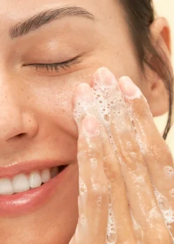 Gentle Hydrating Cleanser