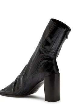 Glove 90 crinkled glossed leather ankle boots