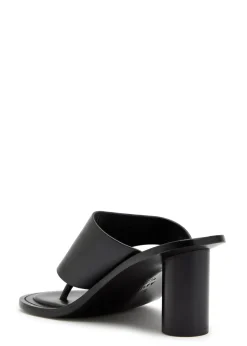 Hardie 70 thong mules
