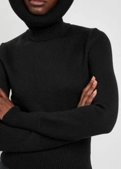 Hooded wool-knit jumper