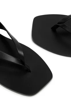 Kinto leather flip flops