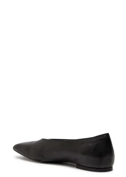 Leather ballet flats