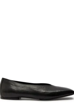 Leather ballet flats