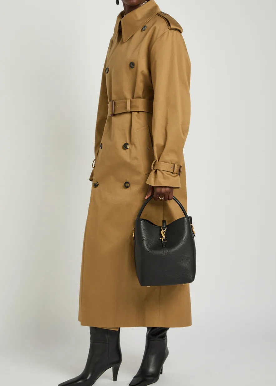 Le 37 grained leather bucket bag