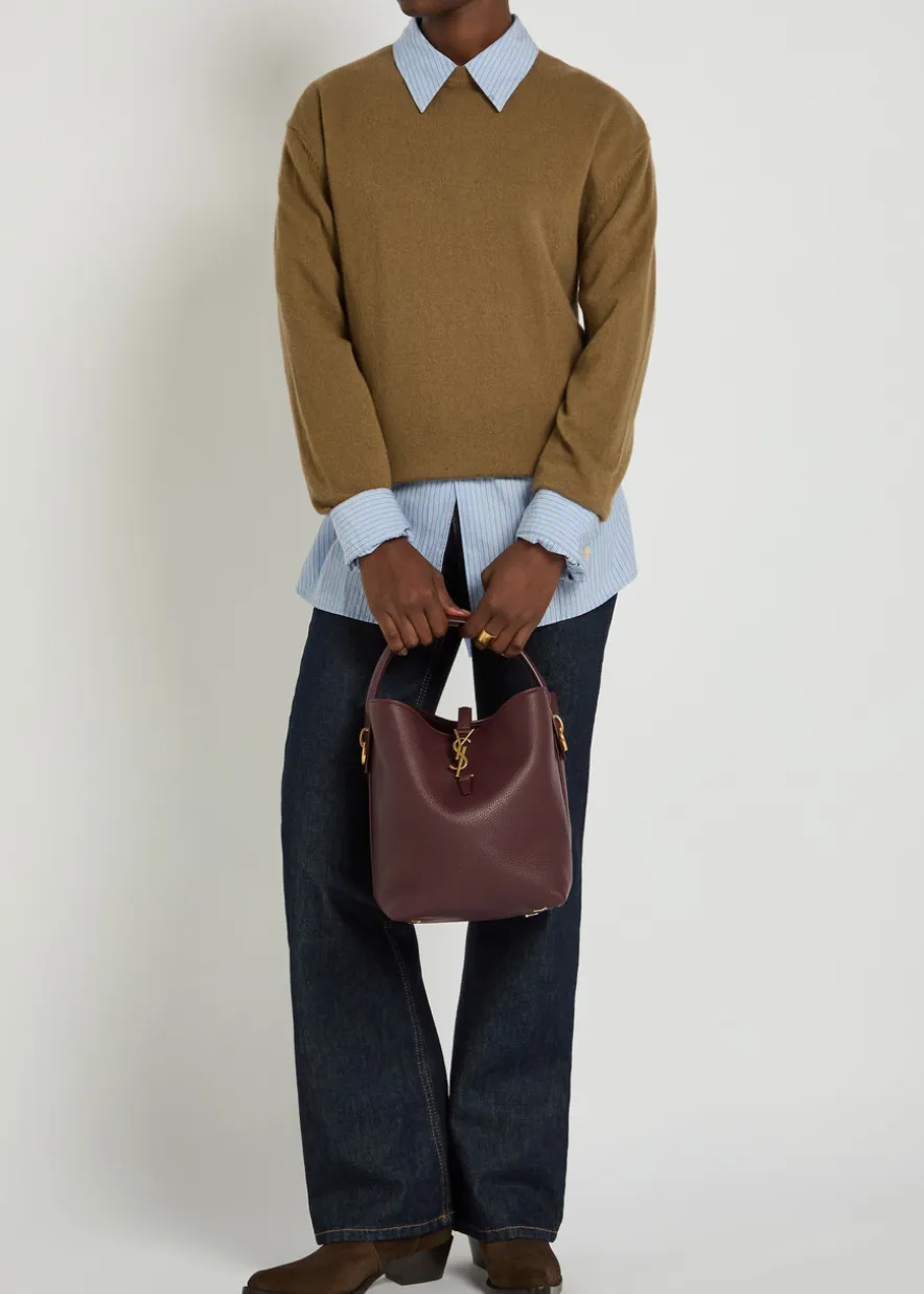 Le 37 grained leather bucket bag
