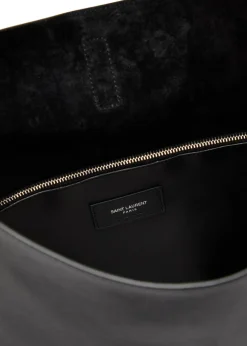 Le 5 à 7 large grained leather shoulder bag