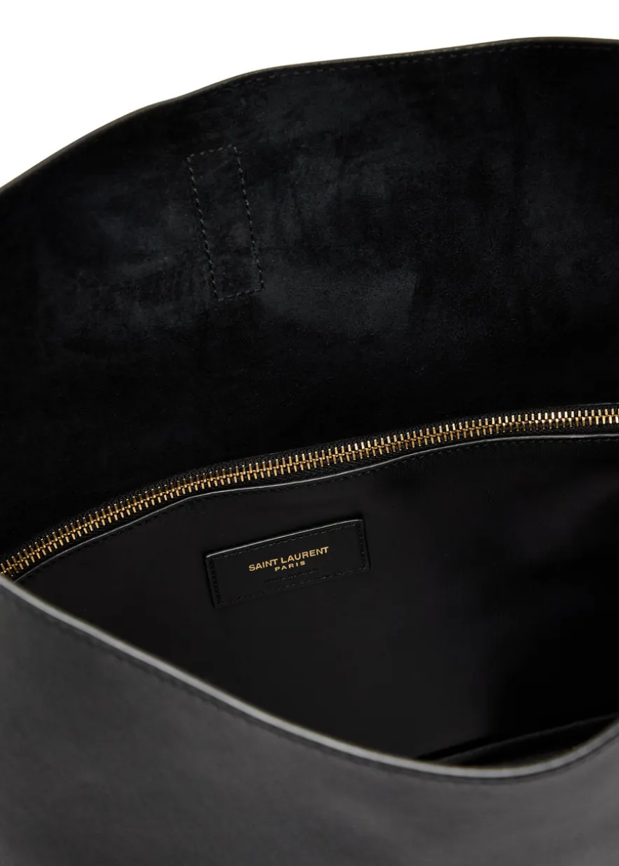 Le 5 à 7 large grained leather shoulder bag