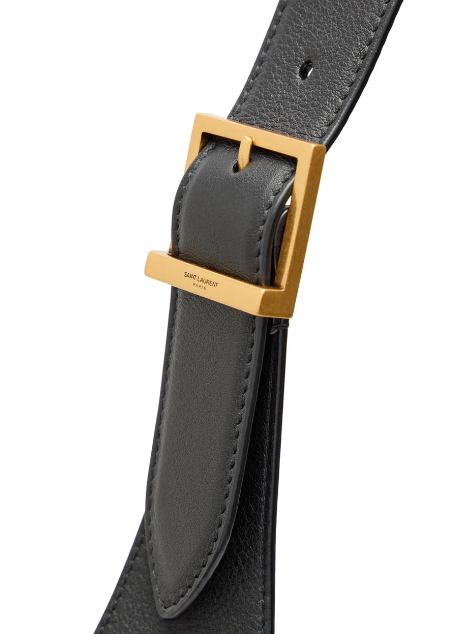 Le 5 à 7 large grained leather shoulder bag