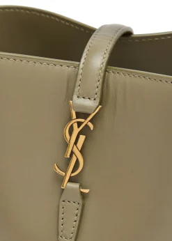 Le 37 mini leather bucket bag