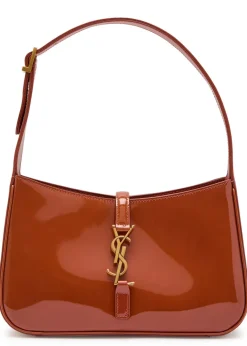 Le 5 à 7 patent leather shoulder bag