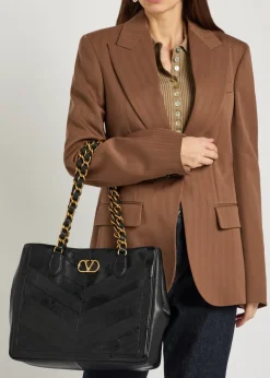 Logo-plaque chevron leather tote bag