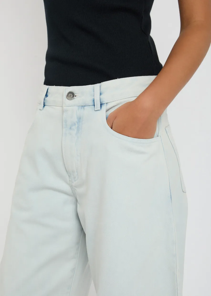 Low Round barrel-leg jeans