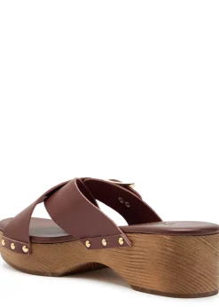 Marilisa cross-over leather clogs