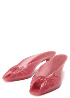 55 peep-toe jelly mules