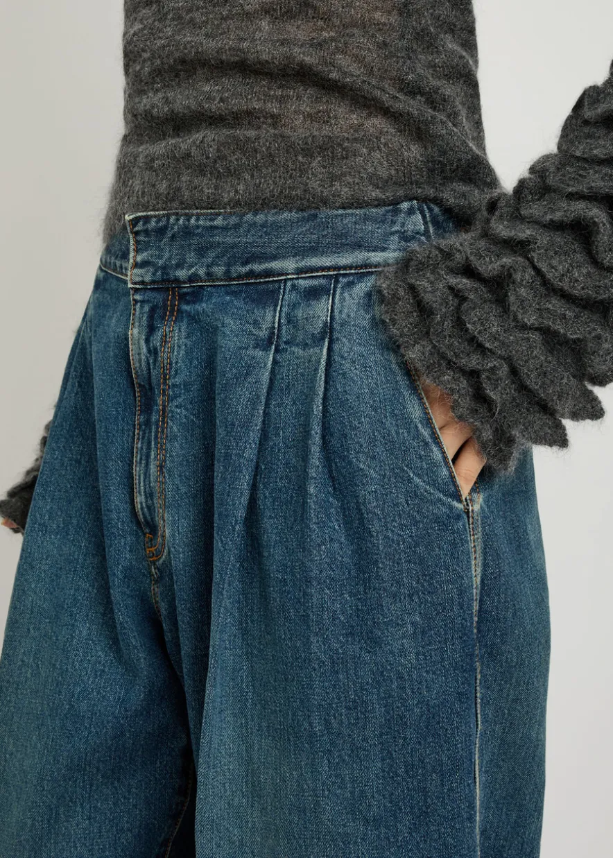 Pleated barrel-leg jeans