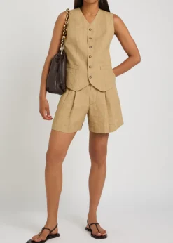 Pleated linen shorts