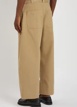 Pleated wide-leg trousers