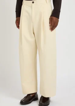 Pleated wide-leg trousers