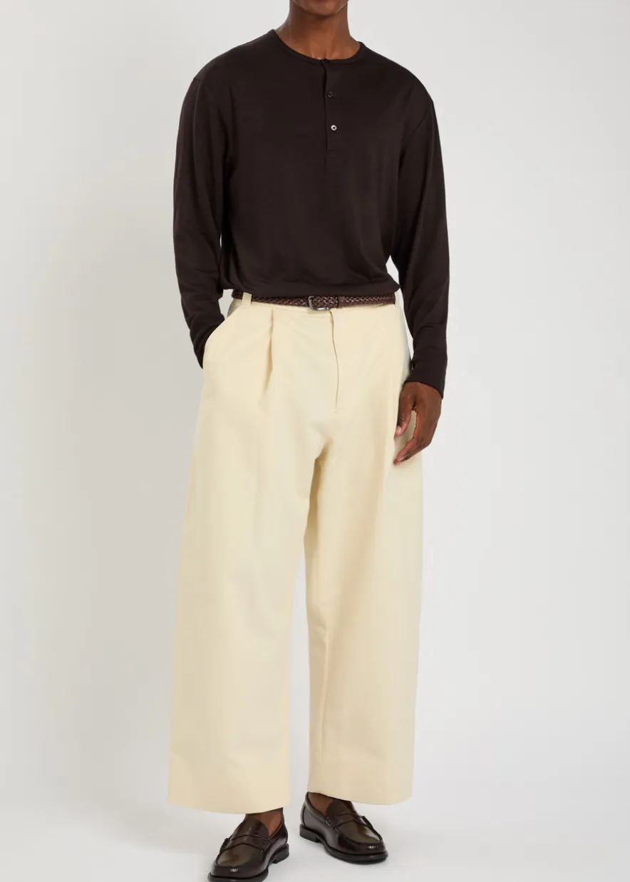 Pleated wide-leg trousers