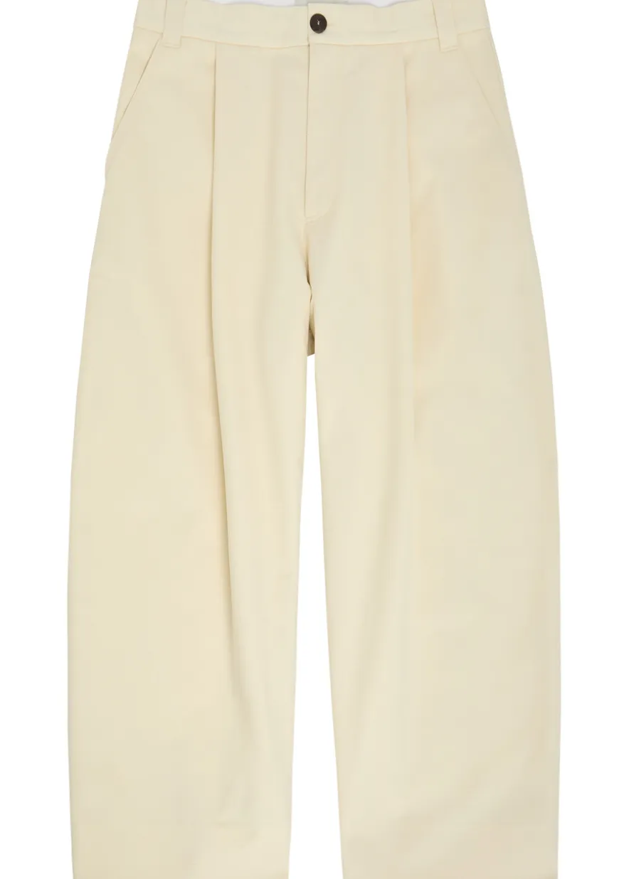 Pleated wide-leg trousers