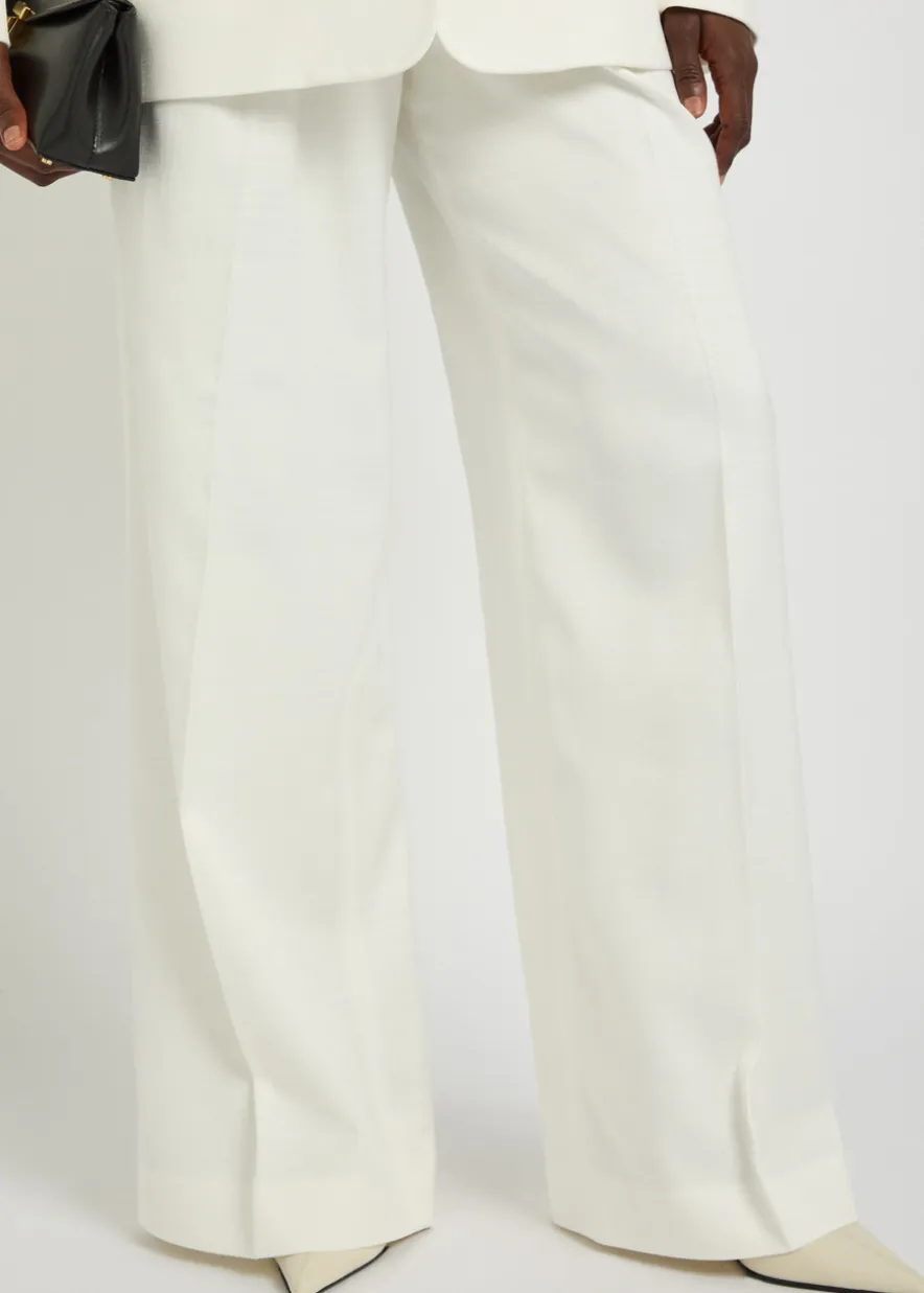Pleated wide-leg trousers