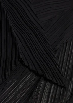 Pleated woven scarf