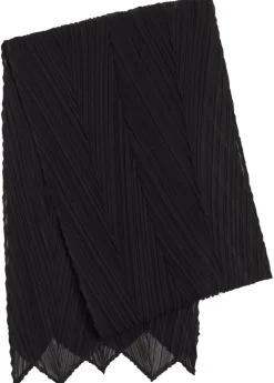 Pleated woven scarf