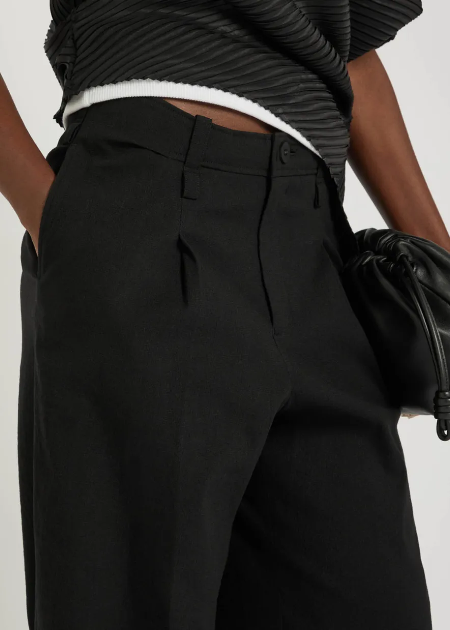 Pleated woven trousers